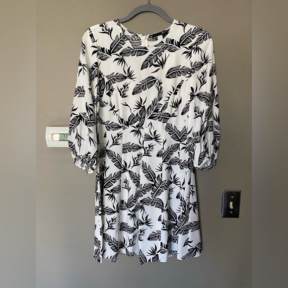 NWT JAY GODFREY Jean Printed Floral Black & White Dress Size 6 - Picture 2 of 6
